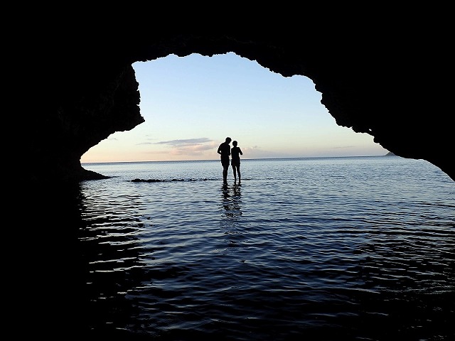 在藍洞的情侶照