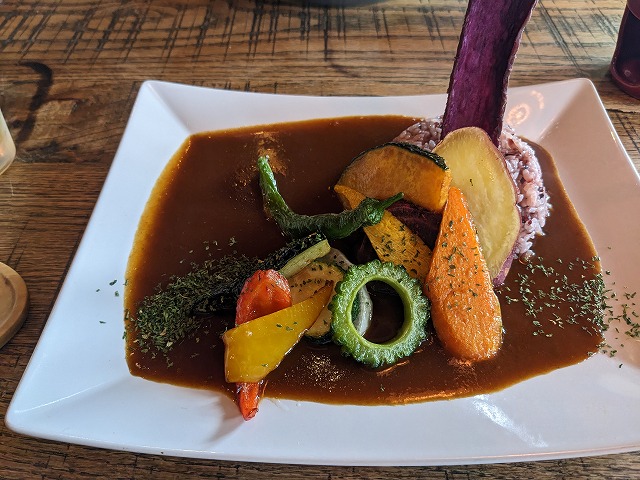 島野菜Cafe Re:Hellow BEACH的咖哩