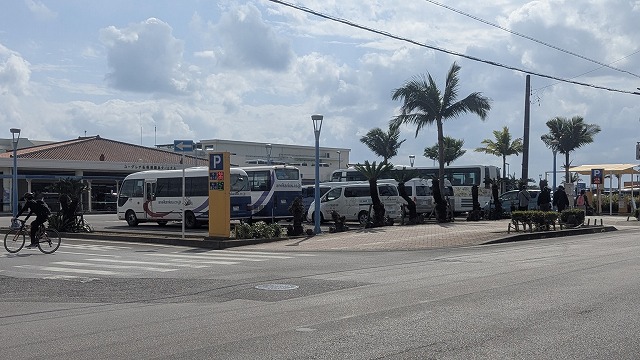 碼頭正面停車場